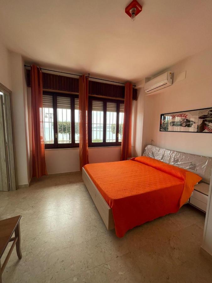 La Finestra Sul Mare B&B Crotone Luaran gambar