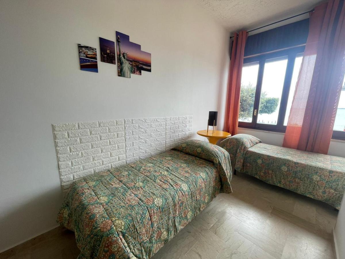 La Finestra Sul Mare B&B Crotone Luaran gambar