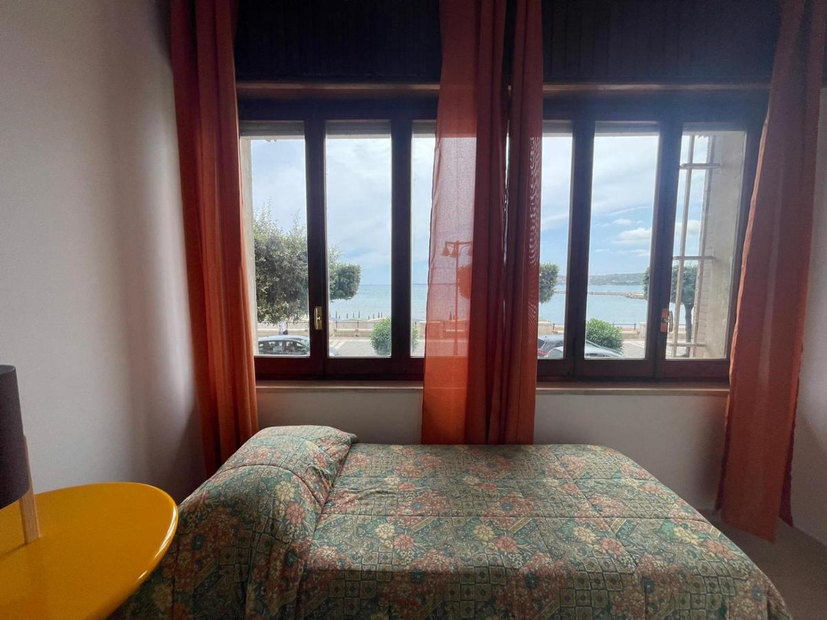 La Finestra Sul Mare B&B Crotone Luaran gambar